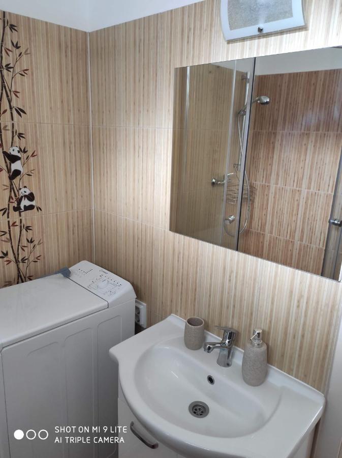 Alex Apartman โชพรอน ภายนอก รูปภาพ
